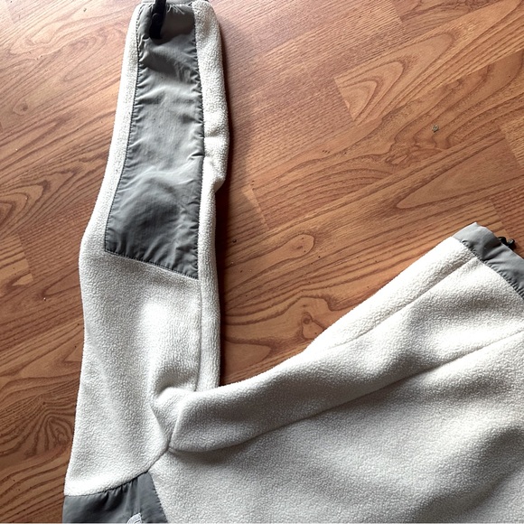 The North Face Fleece Jacket - Picture 6 of 7